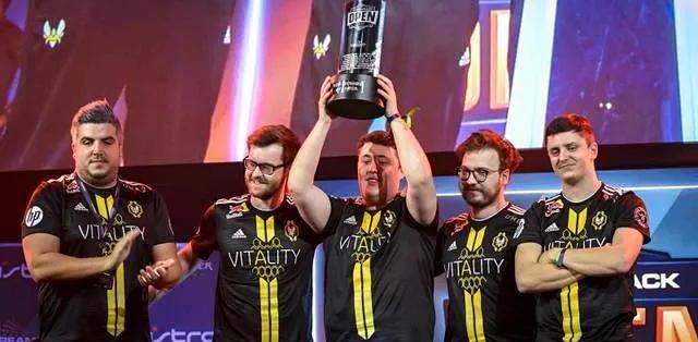 开云体育APP下载-包含NBA2K选手发挥出色，荣膺最佳MVP的词条