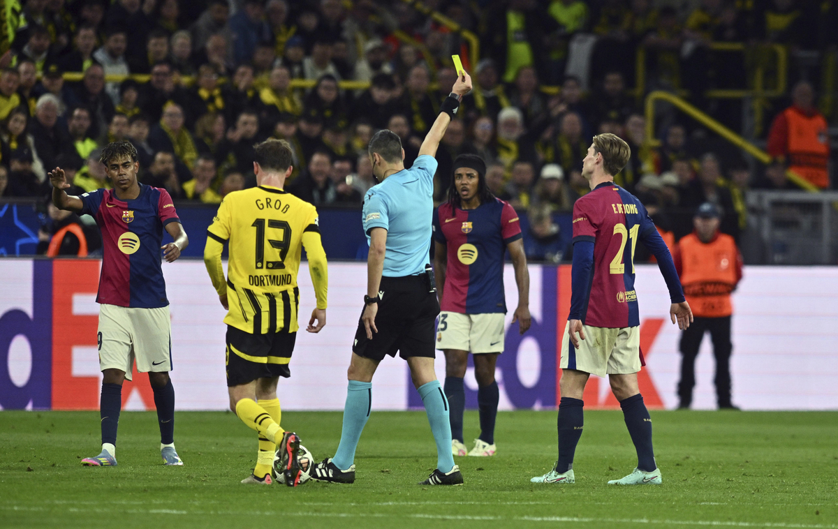 巴萨力克巴黎，格纳布里带队取胜